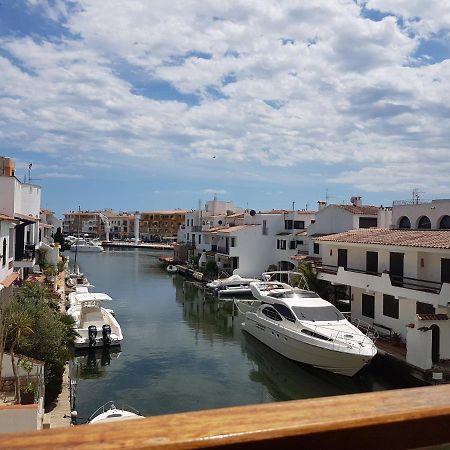 Magnifico Apartamento Junto Al Canal Principal. Empuriabrava Eksteriør billede
