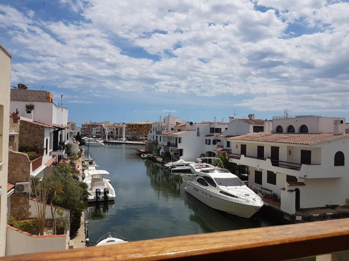 Magnifico Apartamento Junto Al Canal Principal. Empuriabrava Eksteriør billede